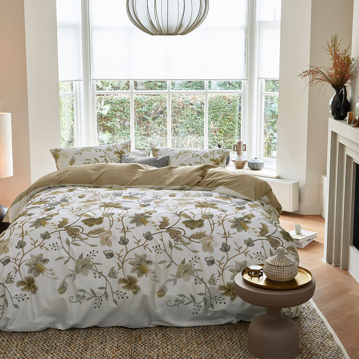 Bedding House Elizabeth White Cotton Sateen Quilt Cover Set Queen